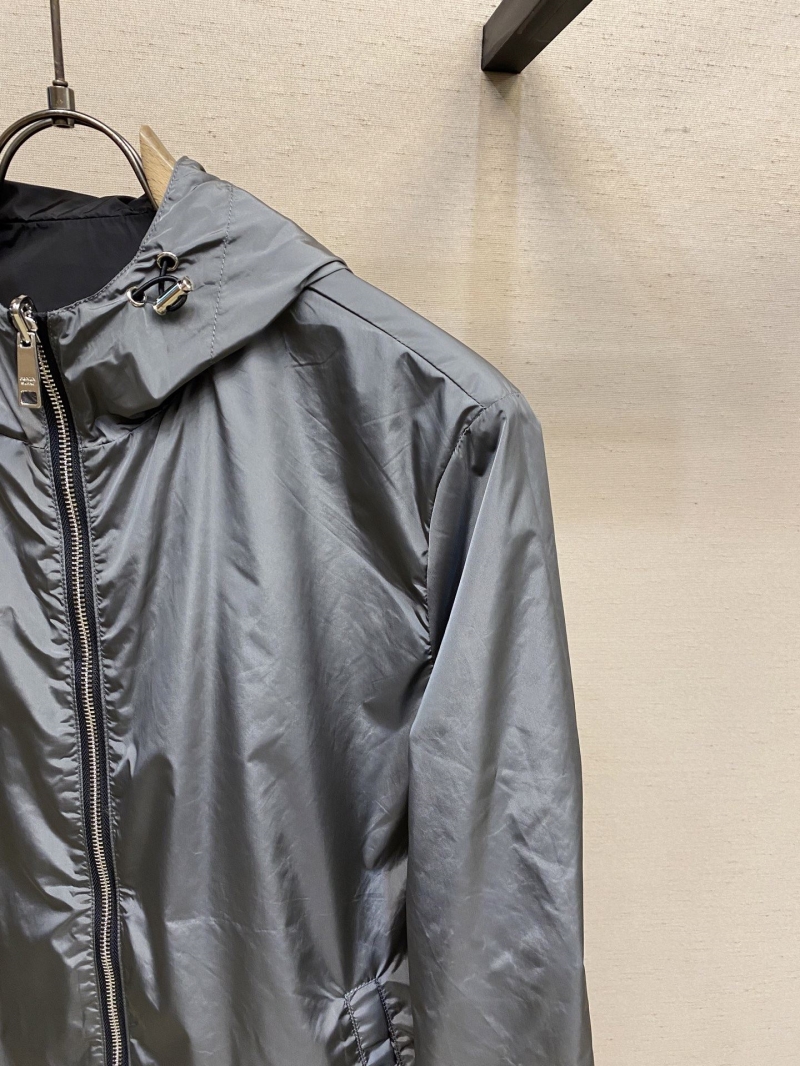 Pra*a outwear